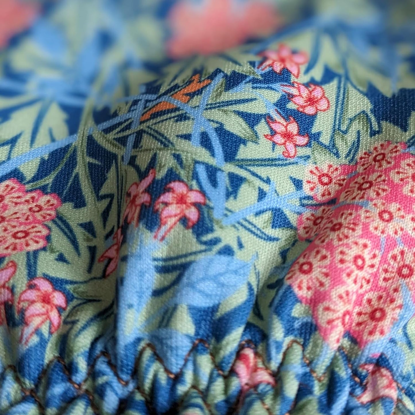 William Morris Patterned Garden Gloves, Jasmine Blue