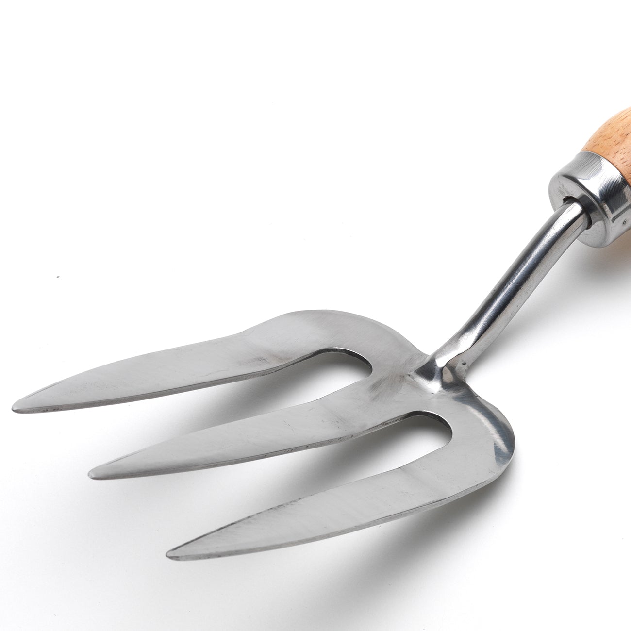 The stainless steel of the fork is highly resistant to rust and will look good for years to come.