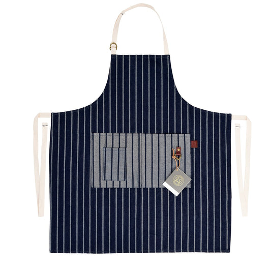 Discerning gardeners can garden in style, with this gorgeous-but-very-practical apron. This charming gardening accessory very much reflects Sophie’s signature style – classic, but with subtle contemporary design touches.