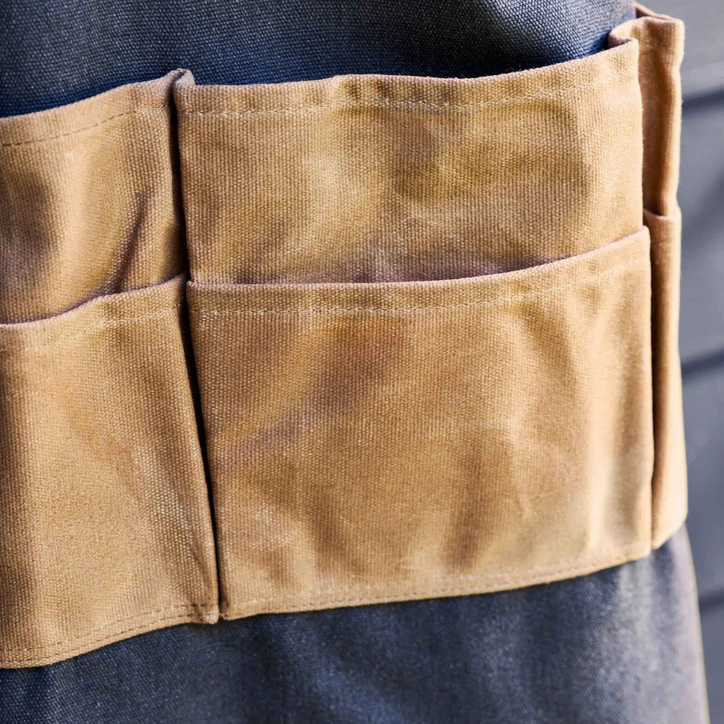 Garden Trading Charcoal Canvas Apron Pockets
