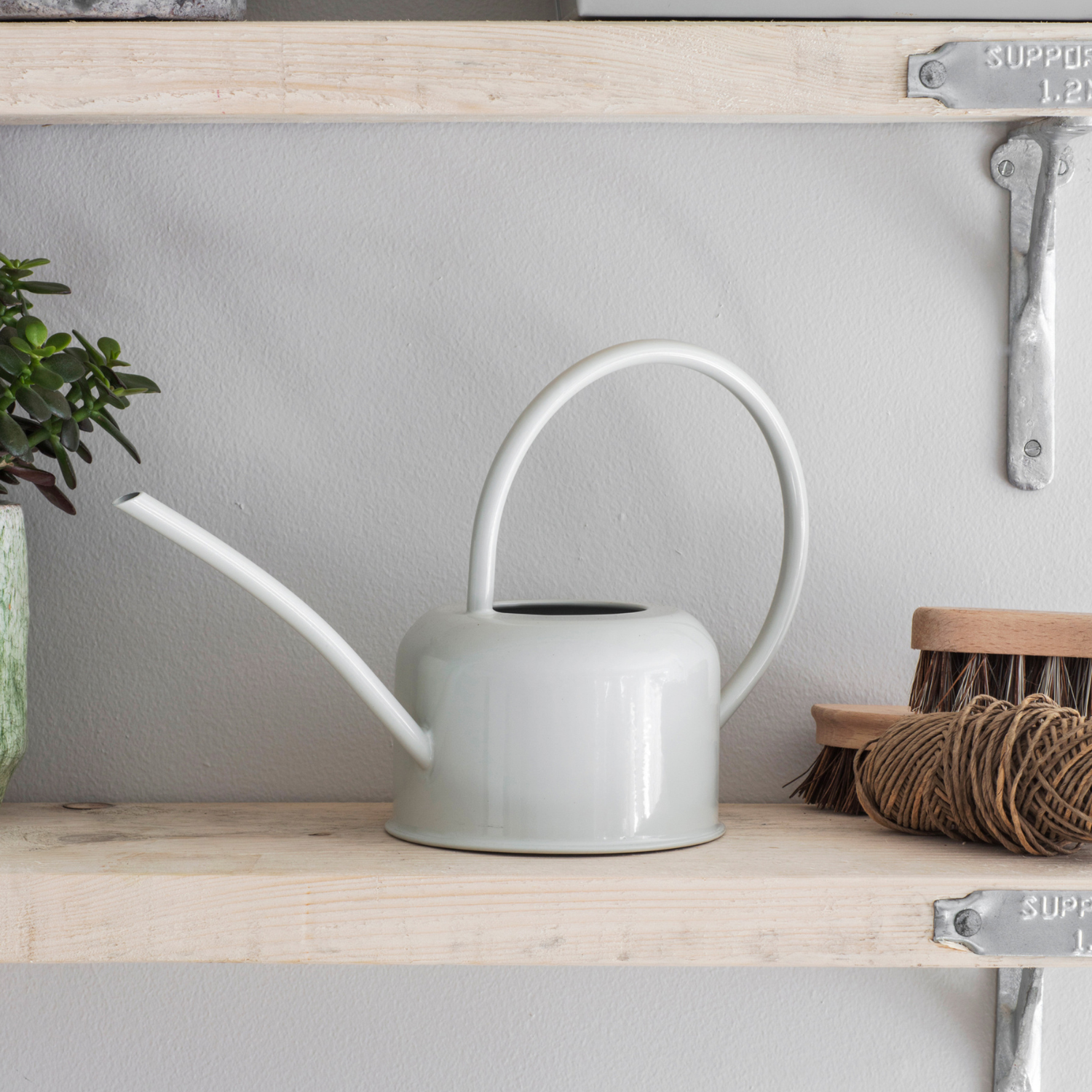 Garden Trading Classic Indoor Watering Can, Chalk on Shelf