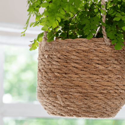 Garden Trading Handwoven Seagrass Hanging Plant Pot Close