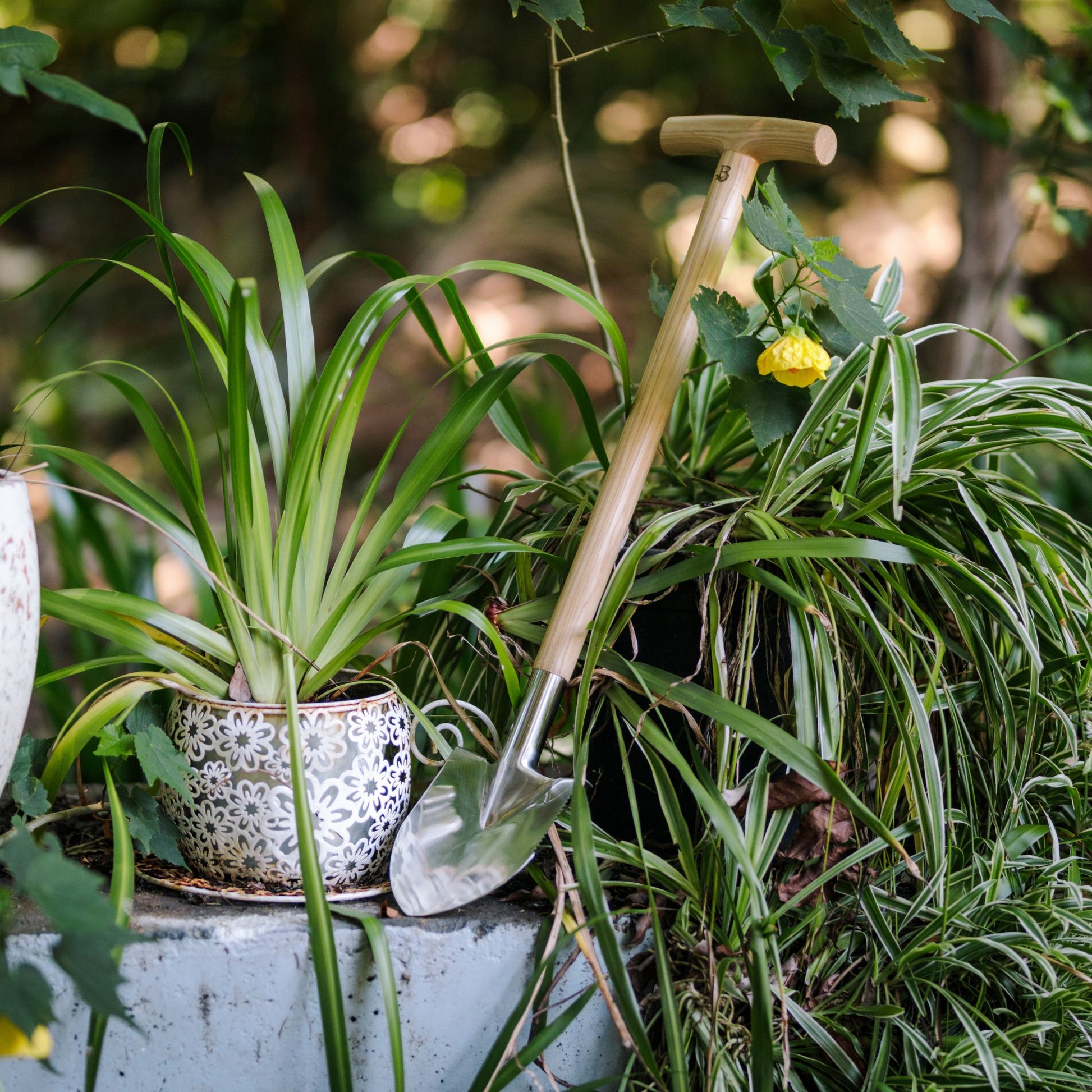 'Get Growing' Mini Gardening Spade for Tight Spaces