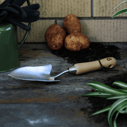Backyard Botanist Transplanting Trowel