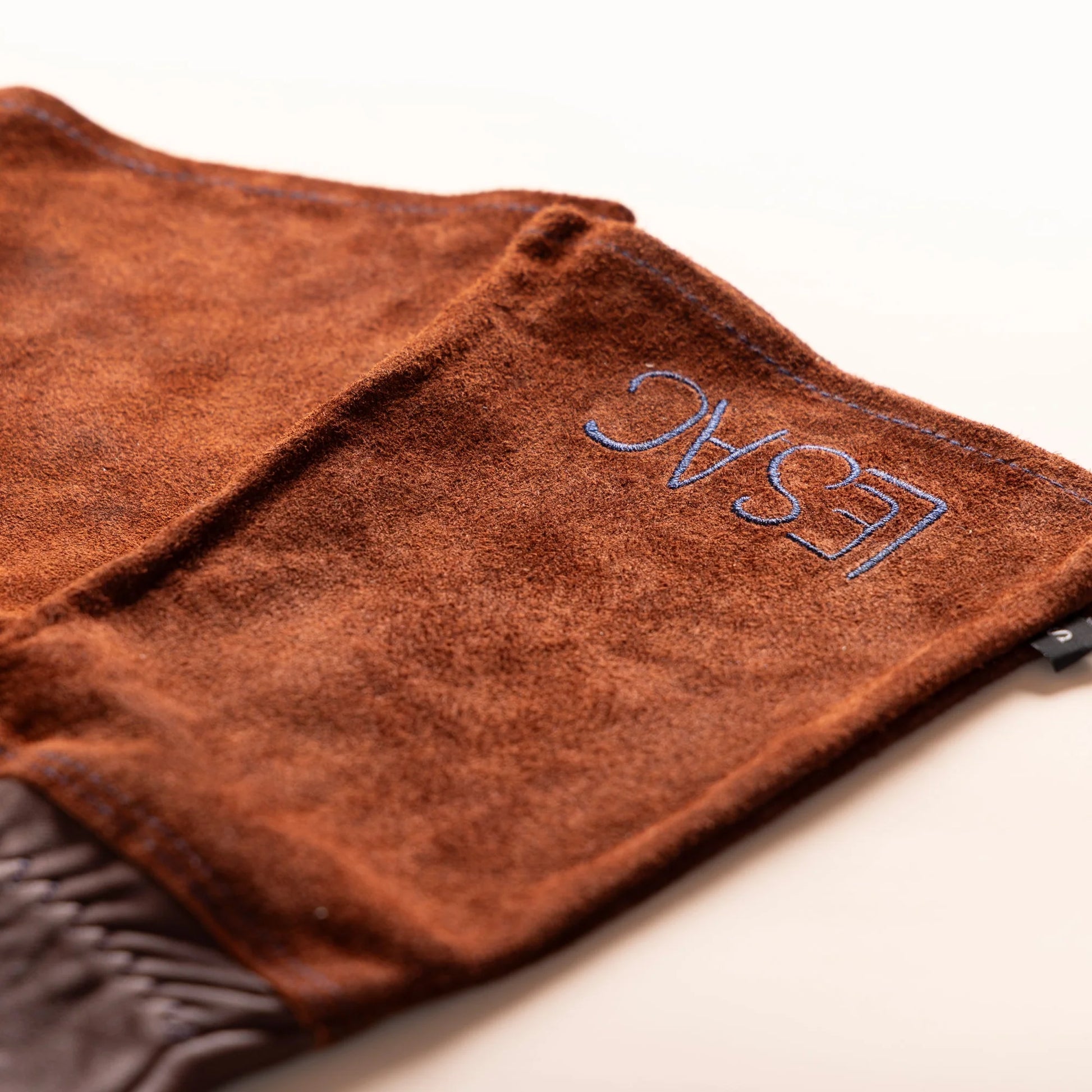 Le Sac Logo on Women's Gardening Gloves