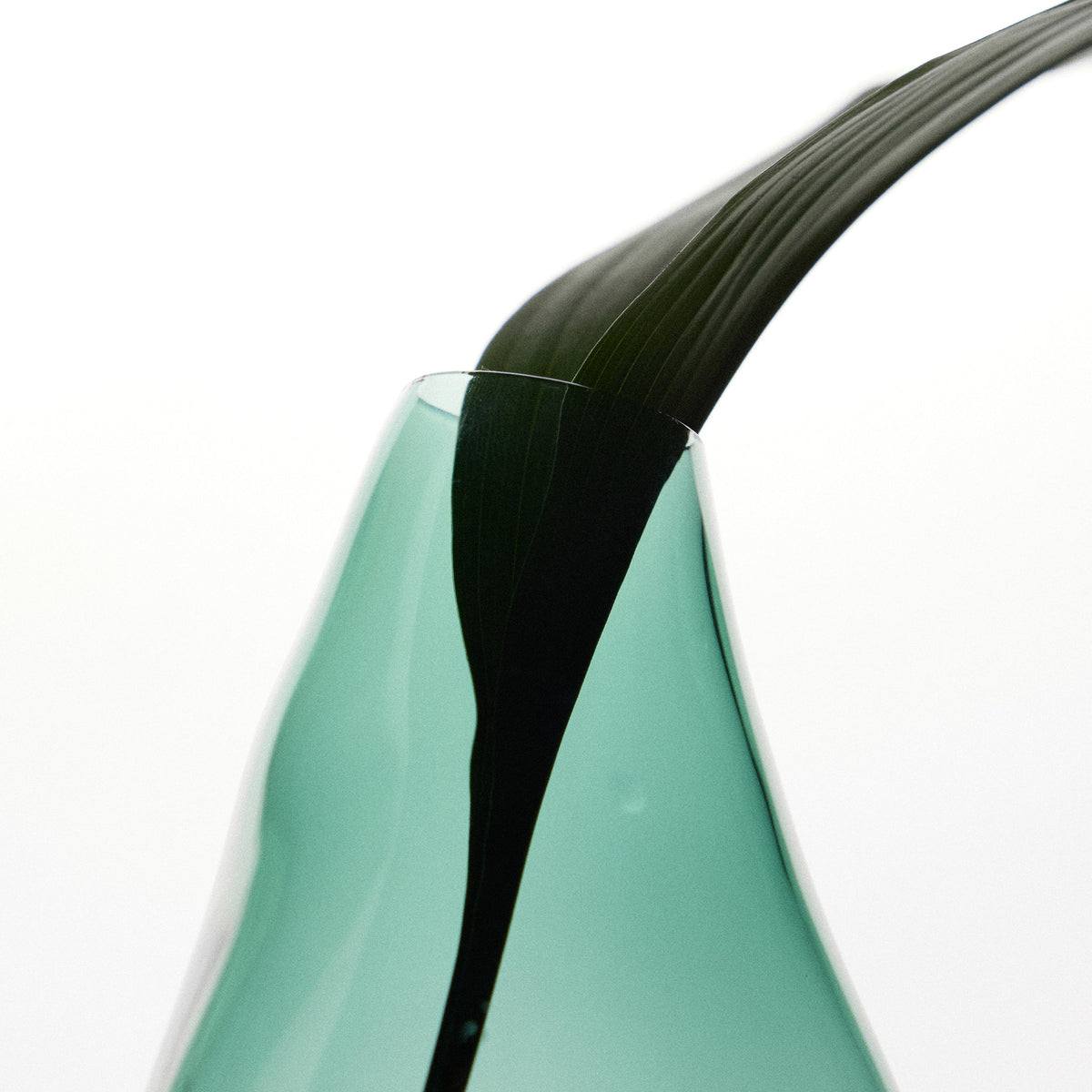Studio Milligram Juno Vase Close Up