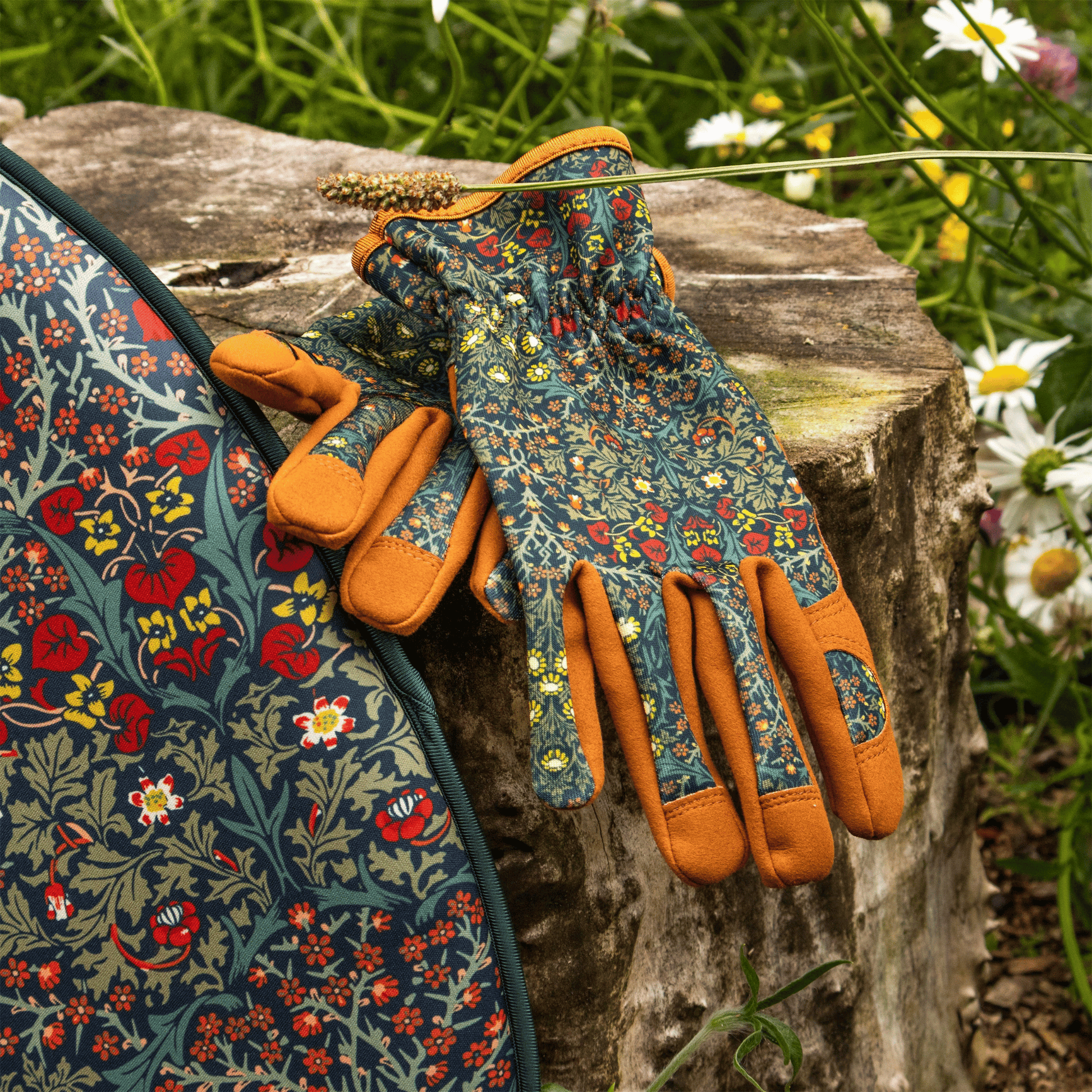 Orange Grove William Morris Blackthorn Gloves & Kneeler