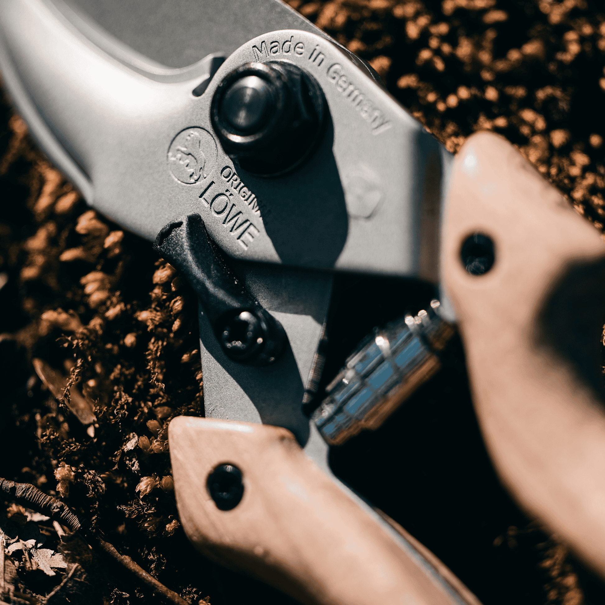 Original Lowe N9 Natural Series Pruner Close