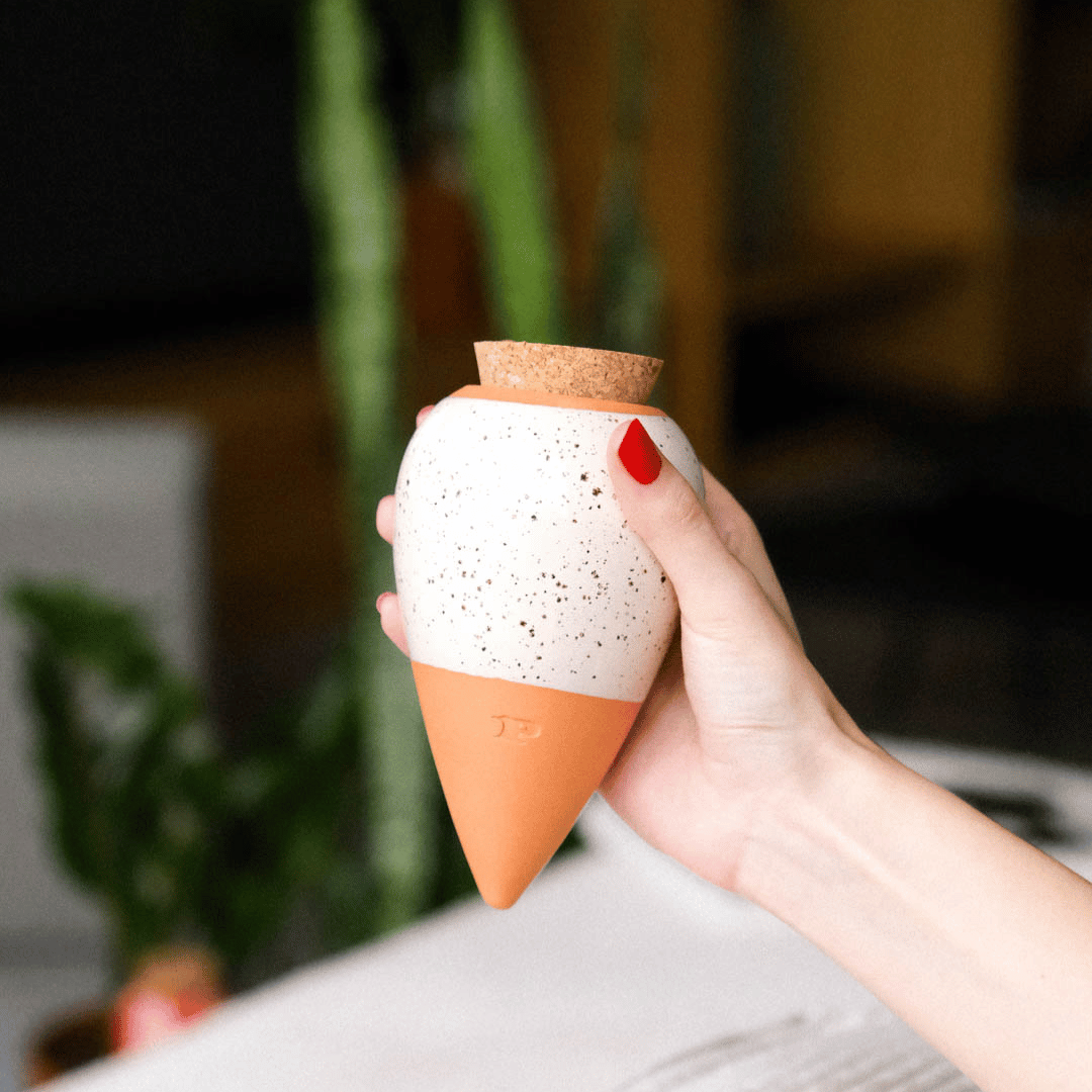 Pepin Watering Olla, White Speckled