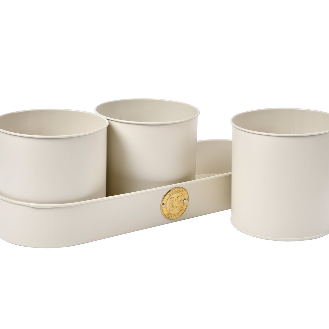 In a classic buttermilk shade with a subtle matt finish, these pots have a distinctive high quality finish, and a stylish brass seal bearing the Sophie Conran for Burgon & Ball logo adds the finishing touch.