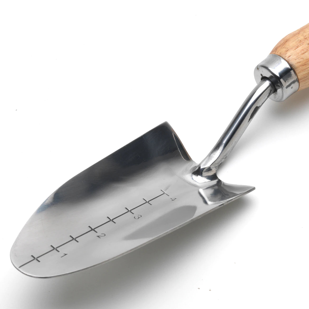 The transplanter's face is engraved with depth markings in inches so you know exactly how deep you're planting - especially useful for planting bulbs.