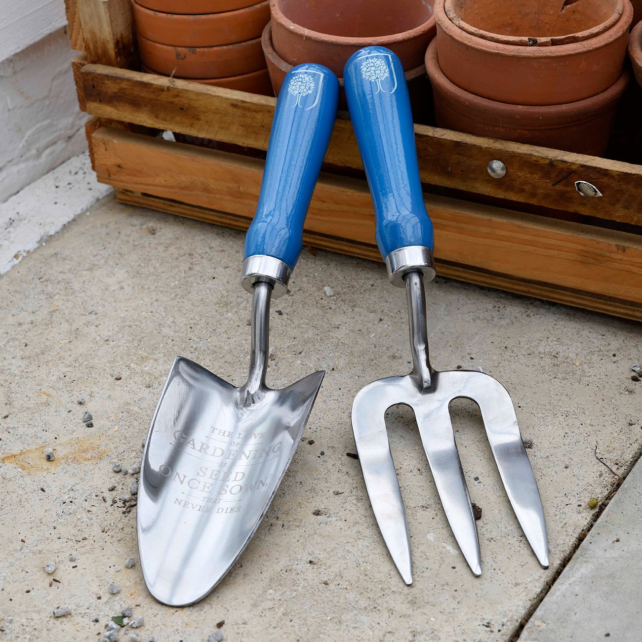 This beautiful gift set of RHS-endorsed trowel and fork makes a simply lovely gift for a gardener.