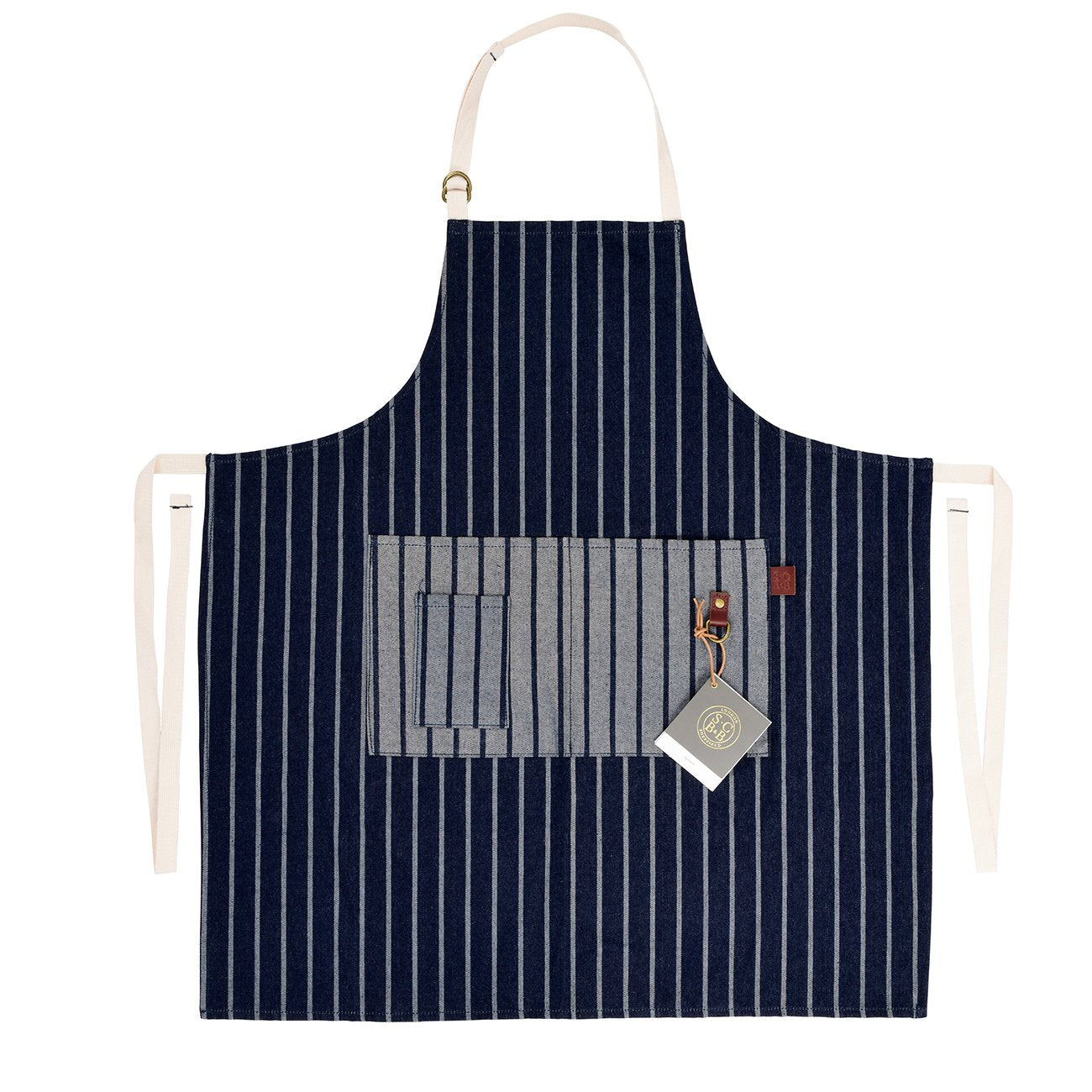 Discerning gardeners can garden in style, with this gorgeous-but-very-practical apron. This charming gardening accessory very much reflects Sophie’s signature style – classic, but with subtle contemporary design touches. 
