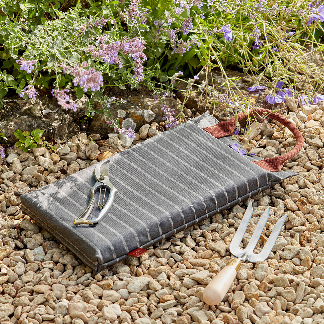 Sophie Conran by Burgon & Ball Garden Kneeler with garden tools.